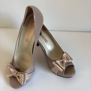 Nude Peep-Toe Bow Pumps Size 8